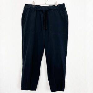 Lolë Women’s Black Cropped Athletic Track‎ Pants Size Medium Pockets